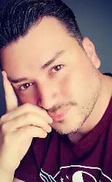 <em>Carlos S.</em>